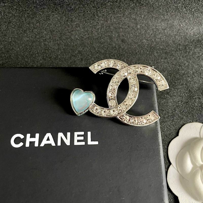 Chanel Brooch 06yxs41